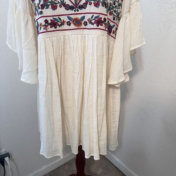 Umgee Boho Mini Dress Ivory Floral Embroidered Peasant 3/4 Bell Sleeves Size S - Picture 4 of 10